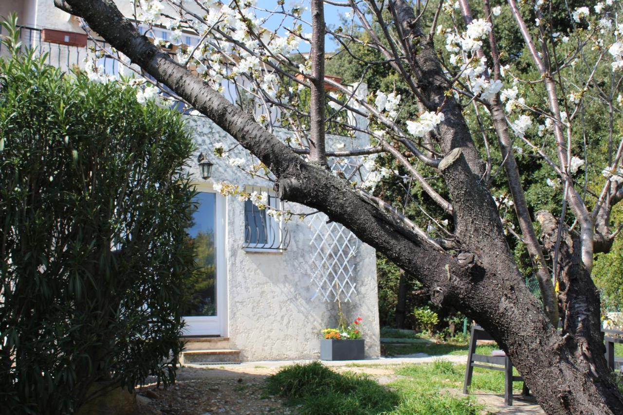 Rez de villa avec beau jardin et belle vue Saint-Laurent-du-Var Extérieur photo